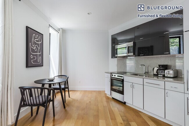 Foto del edificio - 403 E 69th St