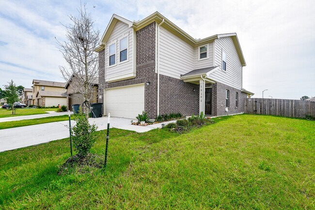 Foto del edificio - 15102 Darbydale Dr