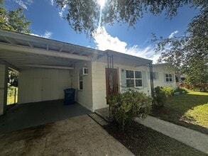 Building Photo - 10396 Eastside Ave