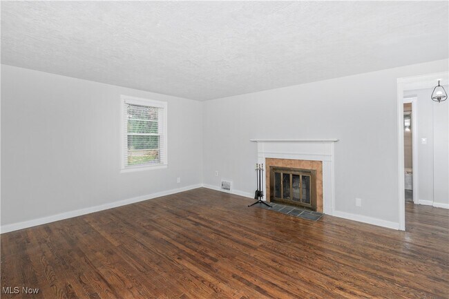 Foto del edificio - 6466 Wilson Mills Rd