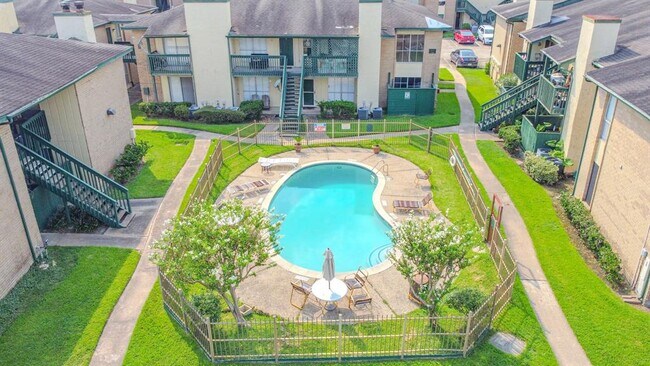 Foto del edificio - 1516 Bay Area Blvd