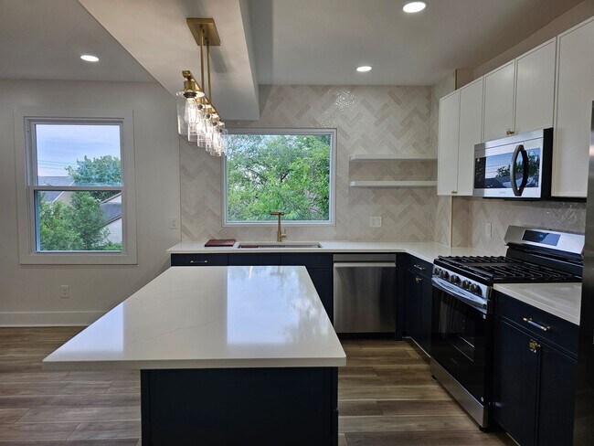 Building Photo - Amazing 3 bedroom 2.5 bath House for Rent ...
