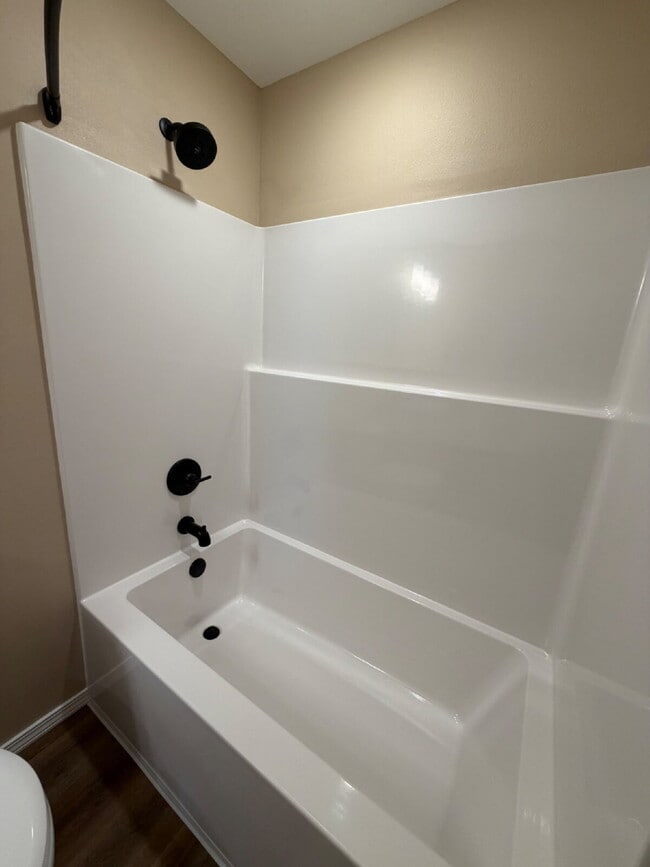 Building Photo - 172 Ruby Ln