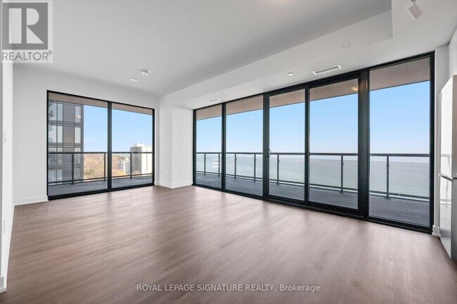 Photo du bâtiment - 2075 Lakeshore Rd.