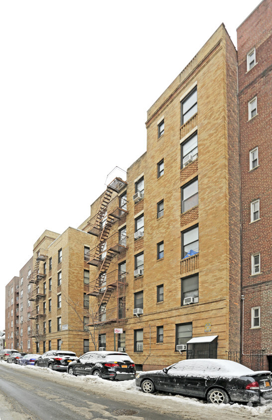 14070 Ash Ave, Flushing, NY 11355 - Apartments in Flushing, NY ...