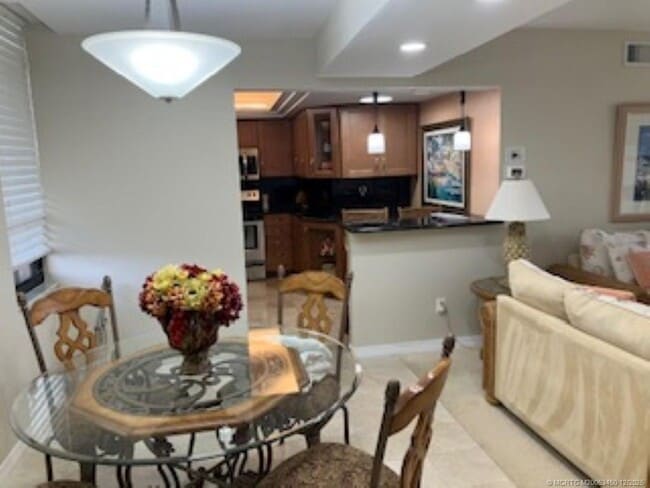 Building Photo - 3392 NE Causeway Blvd