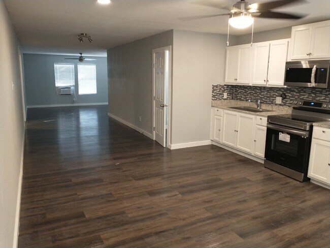 Open spaces - 614 Barberry St
