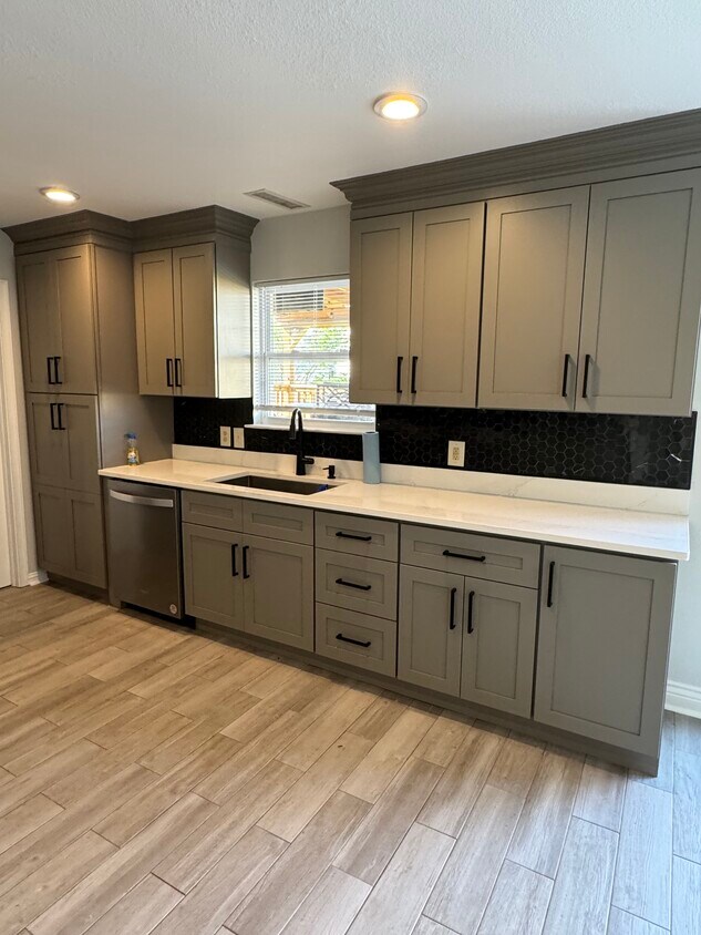 Foto principal - 10226 Crooked Stick Dr
