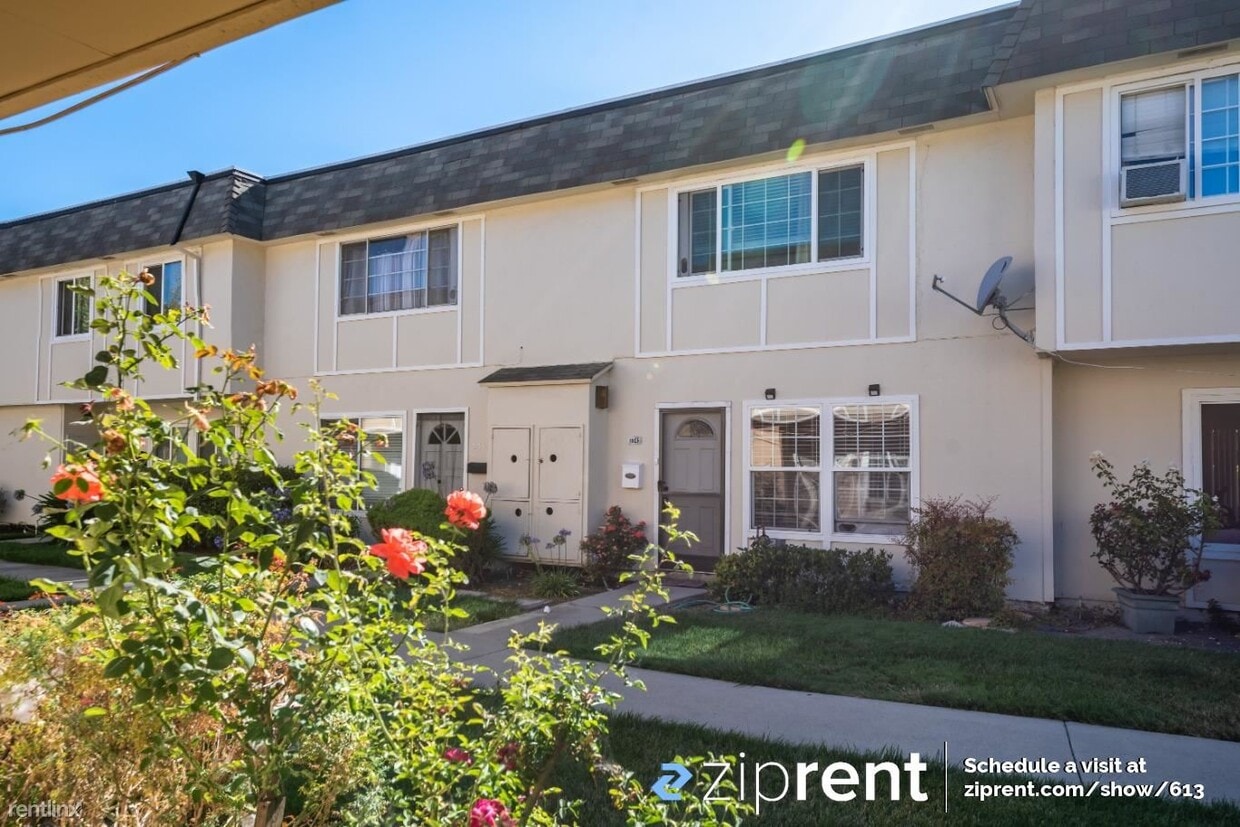 Primary Photo - 2 br, 1.5 bath Townhome - 5542 Don Ricardo...