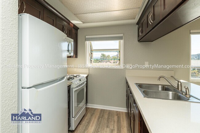 Foto del edificio - 9244 Mast Blvd