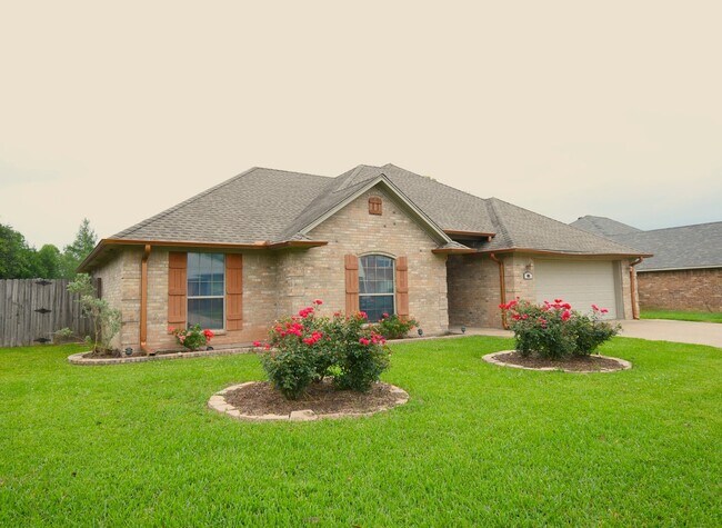 Foto del edificio - Gated Community in Whitehouse! Gorgeous 3 Bedroom, 2 Bath Home