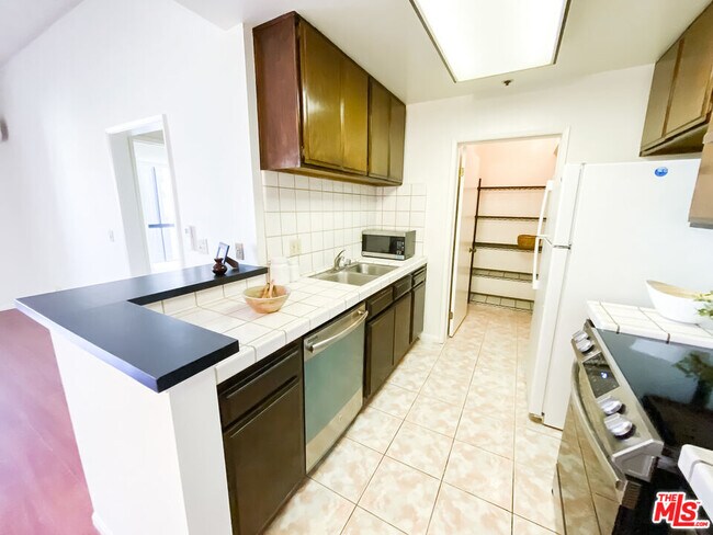 Foto del edificio - 222 S Central Ave