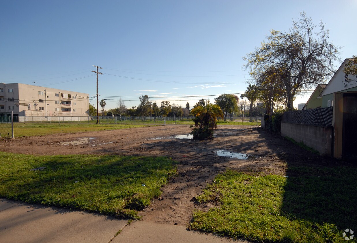Primary Photo - 9420 Aviation Blvd