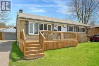 Building Photo - 174 Manitoulin Dr