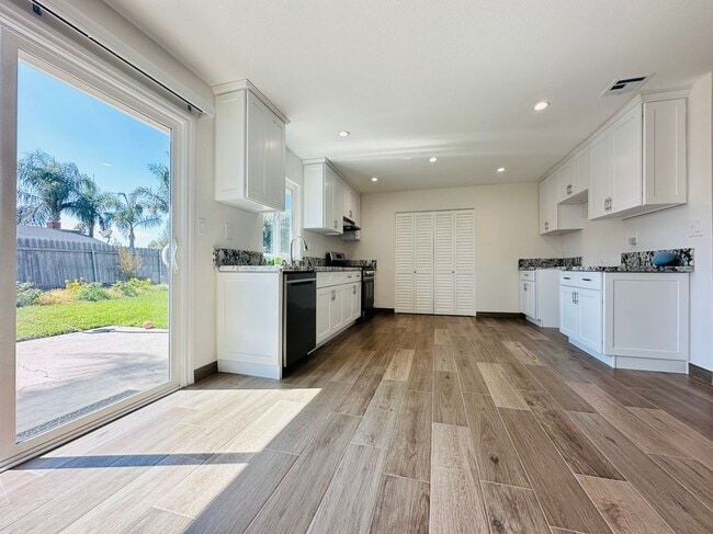 Foto del edificio - 2912 E Brookside Ct