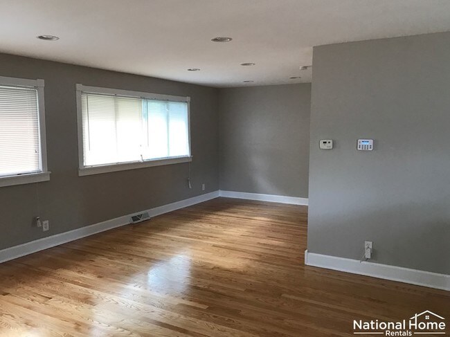 Building Photo - 16913 Sunset Ridge Dr, Country Club Hills IL