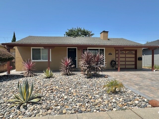 Foto principal - 3920 Branson Dr