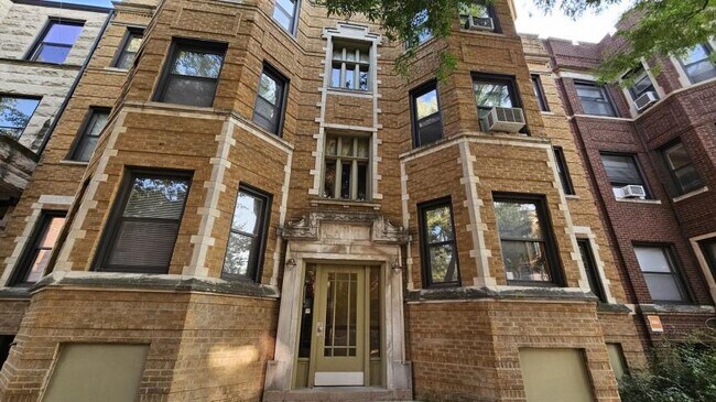 Foto del edificio - 2 bedroom in Chicago IL 60657