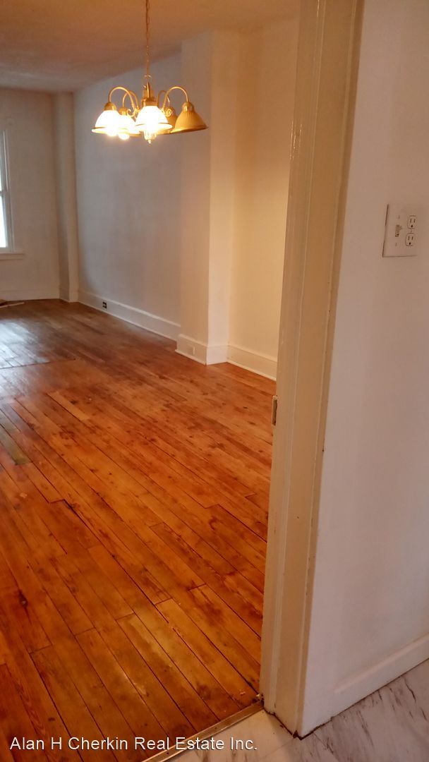 Foto del edificio - 3 br, 1 bath House - 423 Reynolds Avenue