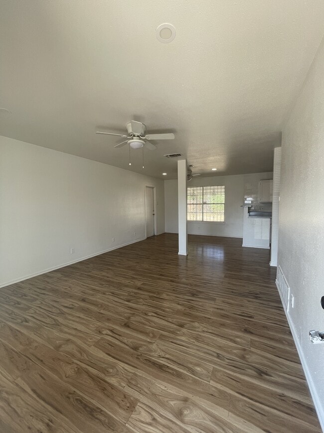 Building Photo - 179 Shadow Valley Dr