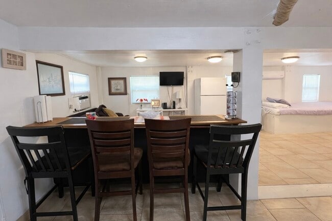 Foto del edificio - 4111 Oleander Dr