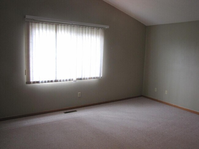 Foto del edificio - 4Bd*2Ba House in Farmington/Lakeville/AV Area! Avail. May 1st.