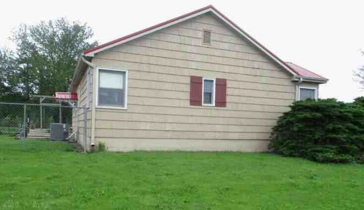 Primary Photo - 7039 N 200 East Rd