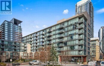 Building Photo - 15 Brunel Ct