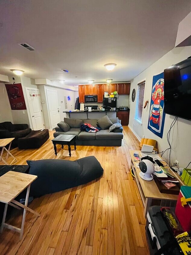 Foto principal - 1515 W Oxford St