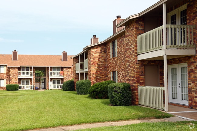 Building Photo - Briarwood Condominiums