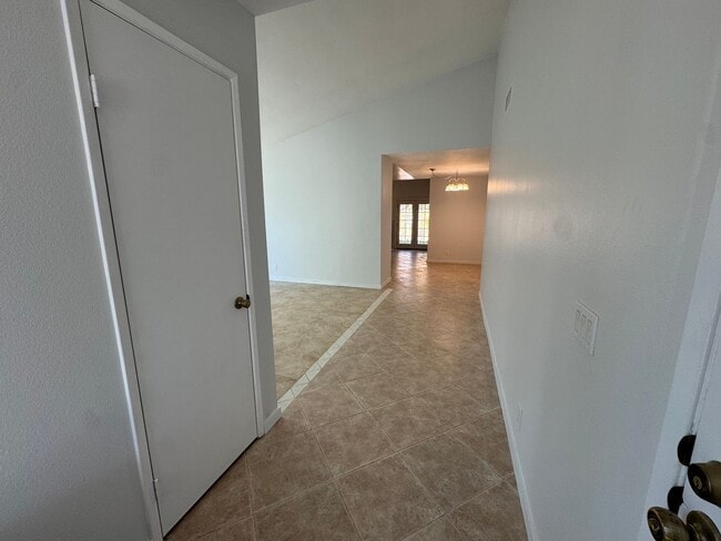 Foto del edificio - 4 bedroom - 2 Bathroom