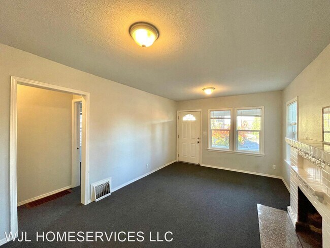Building Photo - 4 br, 2 bath House - 55 W Dravus St