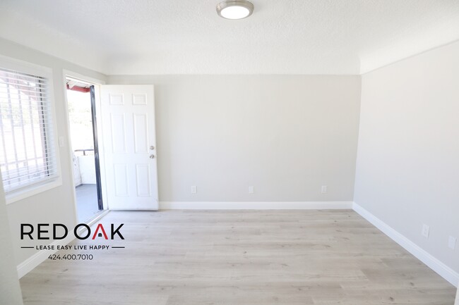 Foto del edificio - 716 E 81st St