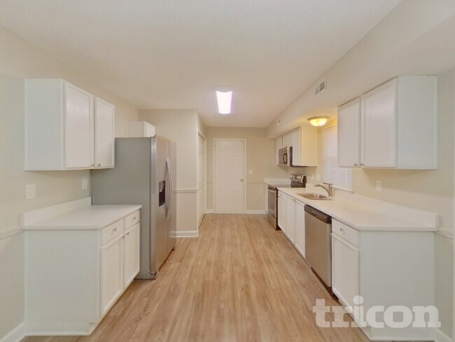 Foto del edificio - 2608 Misty Cove Pl NE