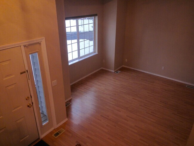 Living Room - 731 Hunt Cir