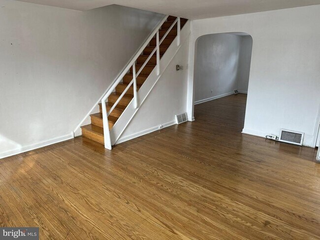 Foto del edificio - 1215 Englewood St