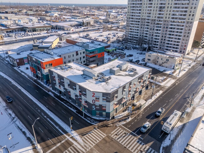 Aerial Photo - 205 Parkdale Av N