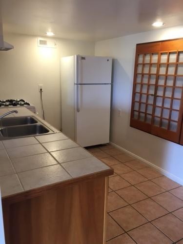 Foto del edificio - 982 Jimeno Rd