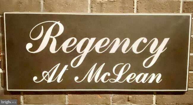 Foto del edificio - 1800 Old Meadow Rd