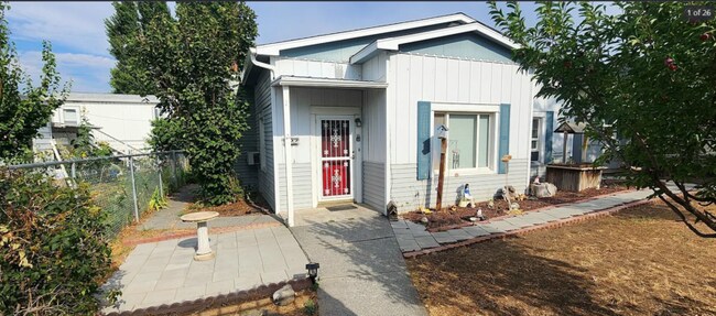 Foto del edificio - 122 Ginkgo St S