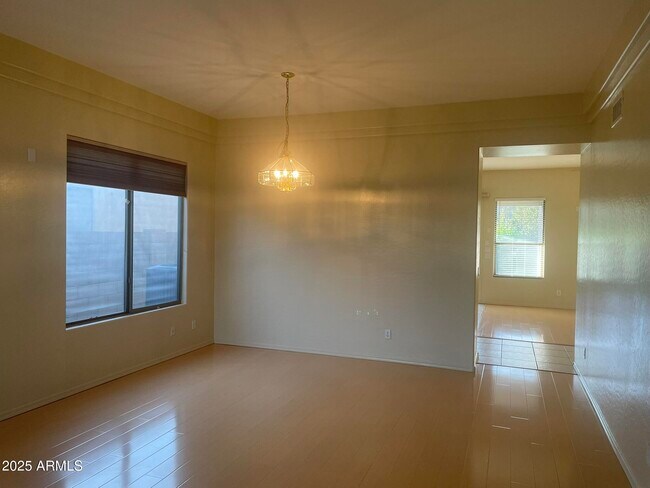 Foto del edificio - 2165 W Olive Way