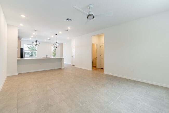 Foto del edificio - Brand New 3-Bed 2.5-Bath Town Home - Simpl...