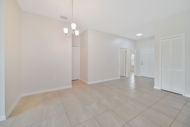 Foto del edificio - ** 3/2 Duplex W/Garage ~ Newer Constructio...