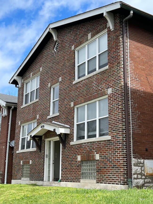 Building Photo - 4995 Quincy St