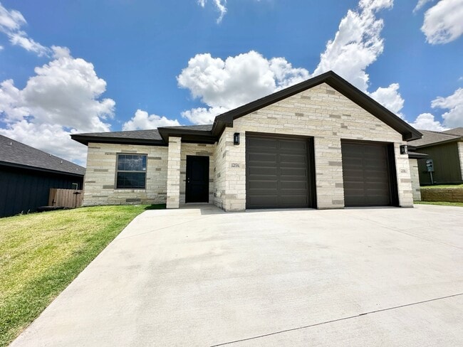 Building Photo - 1215 Antelope Trail