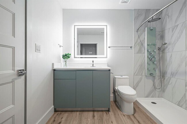Foto del edificio - 5515 Humming Bird Ln