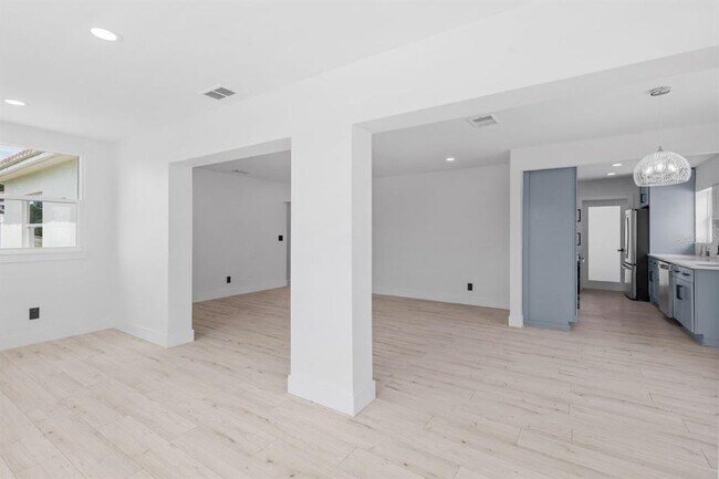 Foto del edificio - 715 40th Ave NE