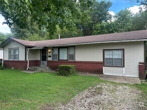 Building Photo - 1007 Mayes Ave