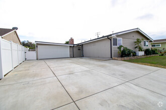 Building Photo - 14446 San Dieguito Dr