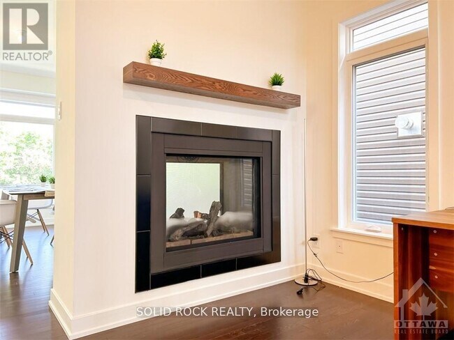 Photo du bâtiment - 764 Ovation Grv